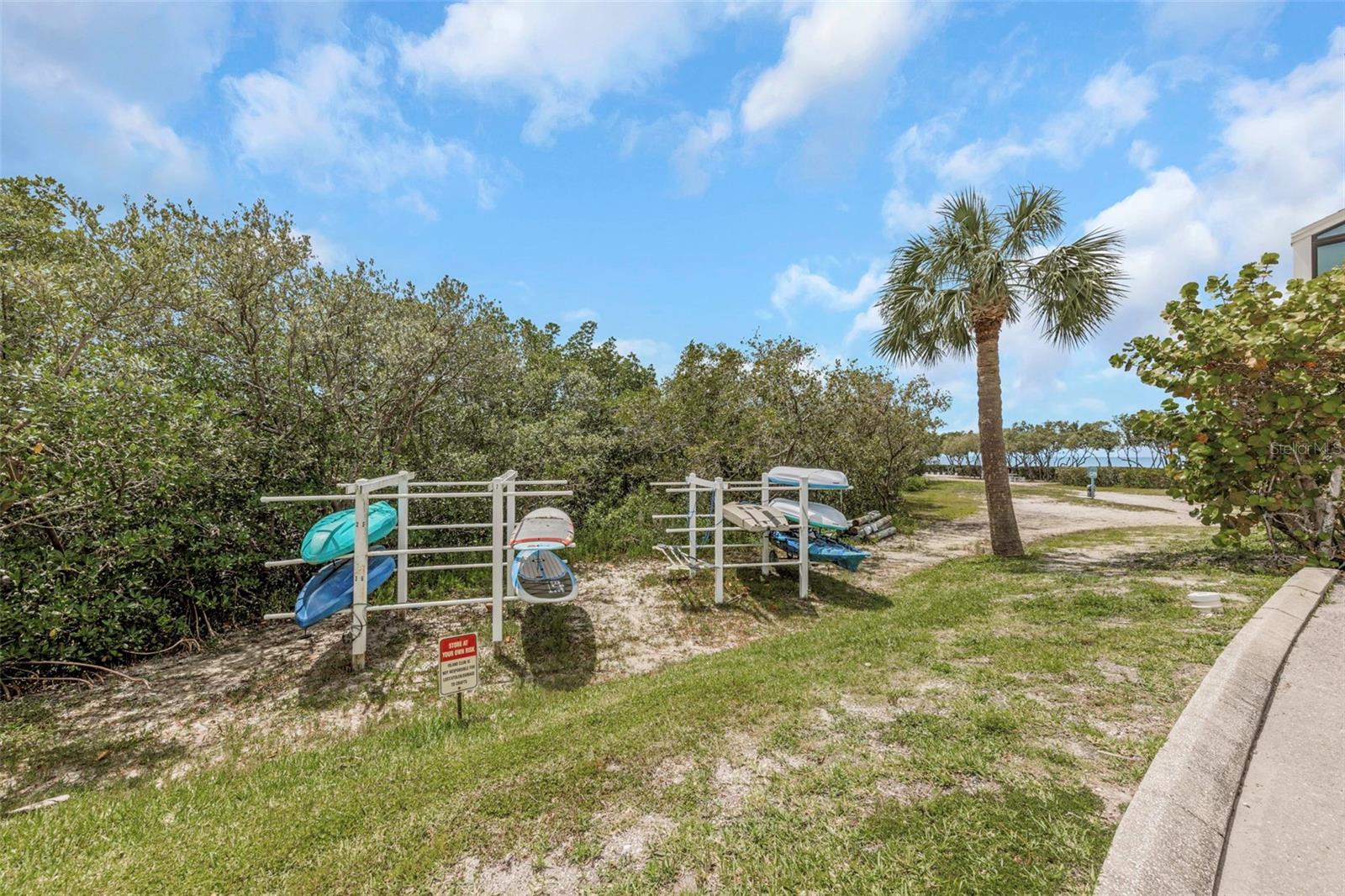 Image 33 of 42 For 1500 Sunset Road F7