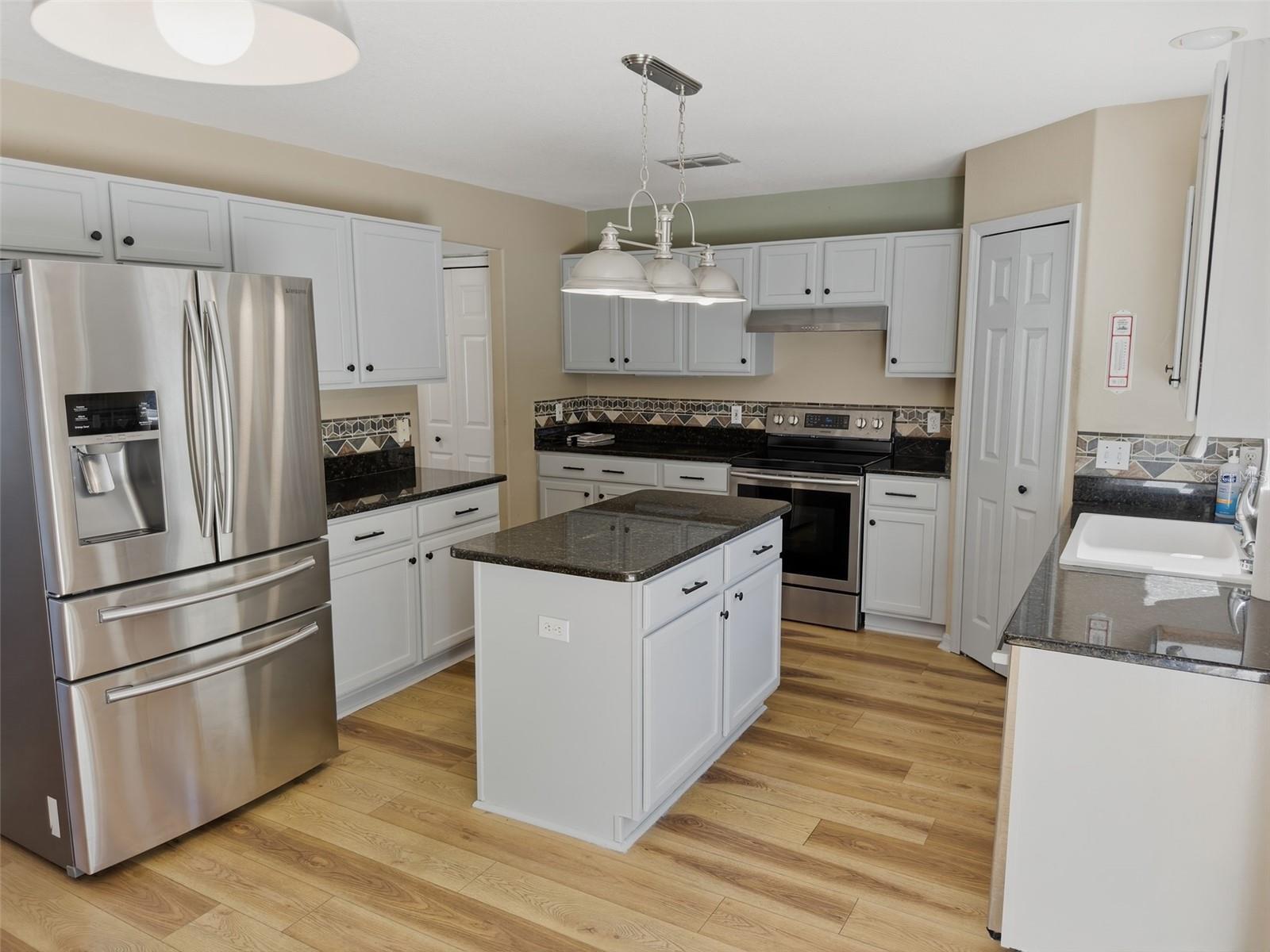 Image 15 of 59 For 13302 Mitten Lane