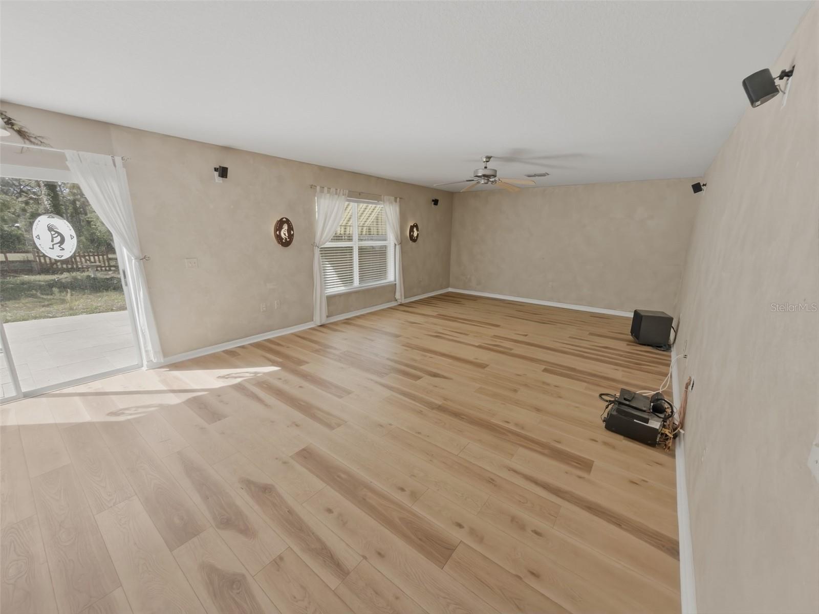 Image 22 of 59 For 13302 Mitten Lane