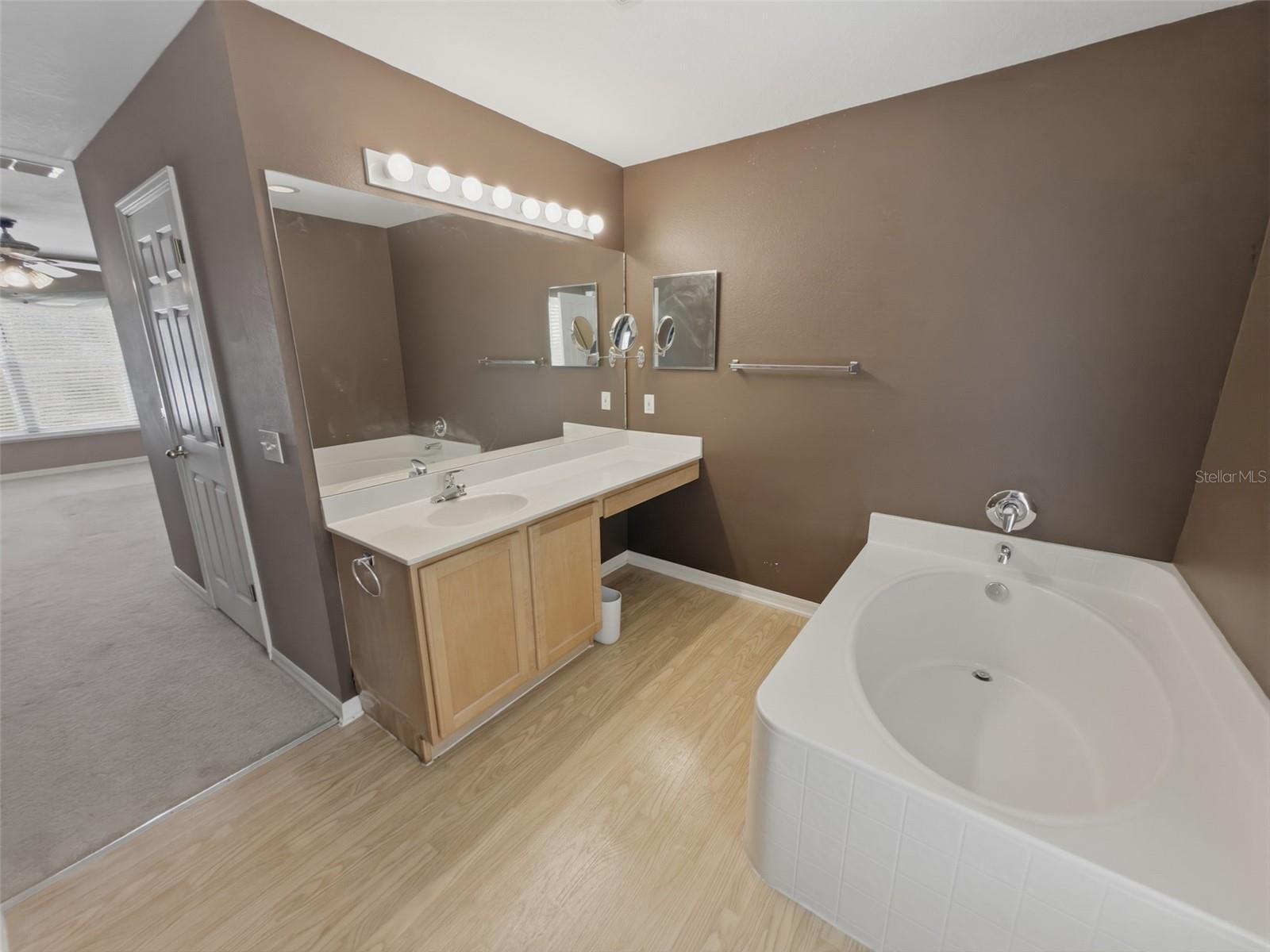 Image 34 of 59 For 13302 Mitten Lane