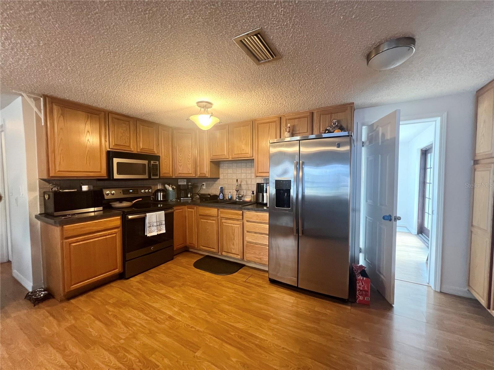 Image 3 of 15 For 6428 Kentfield Avenue