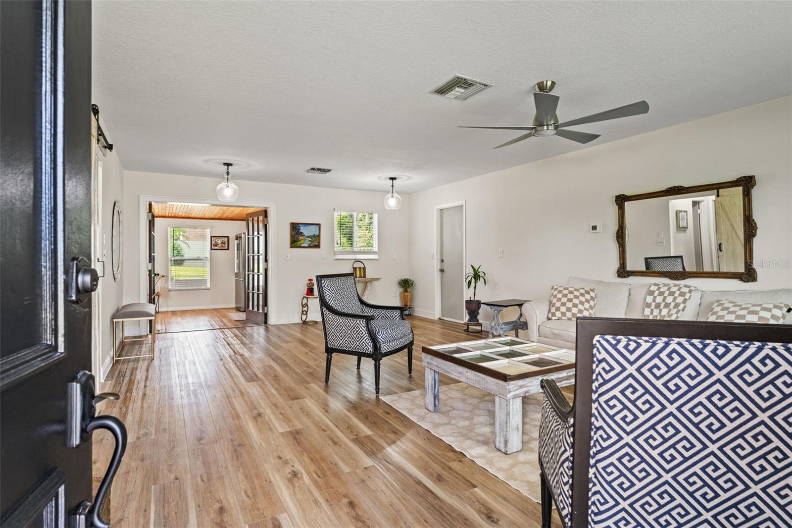 Image 10 of 42 For 11487 Linden Drive