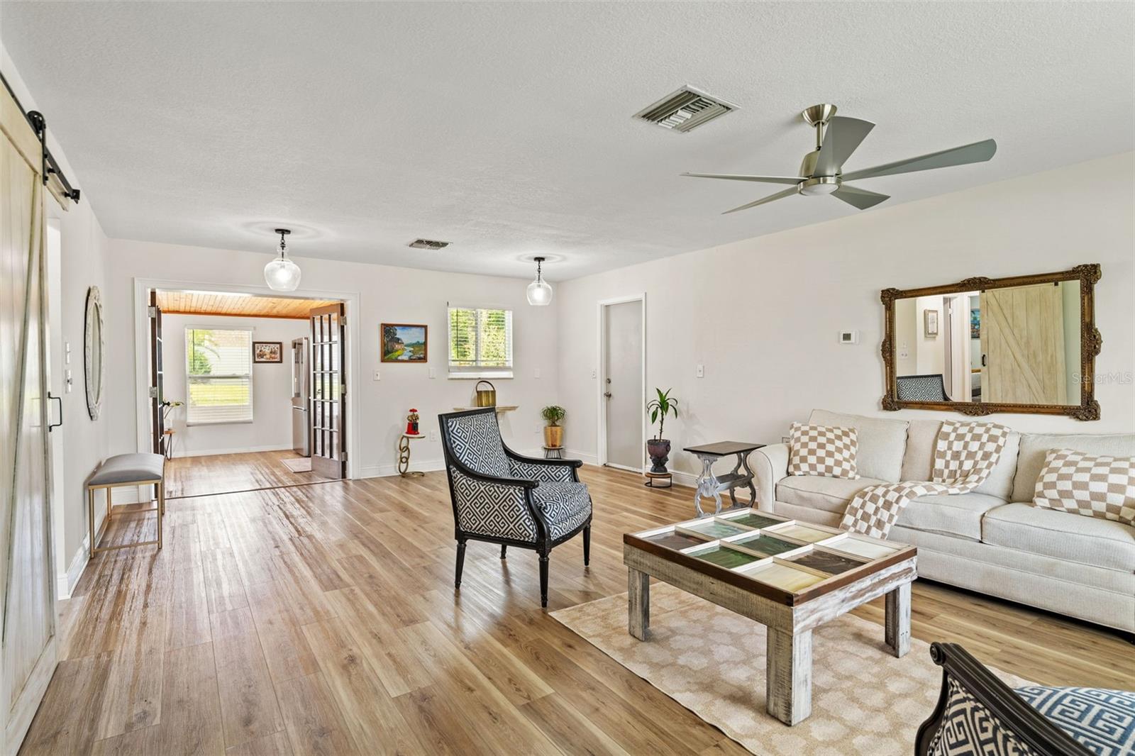 Image 11 of 42 For 11487 Linden Drive