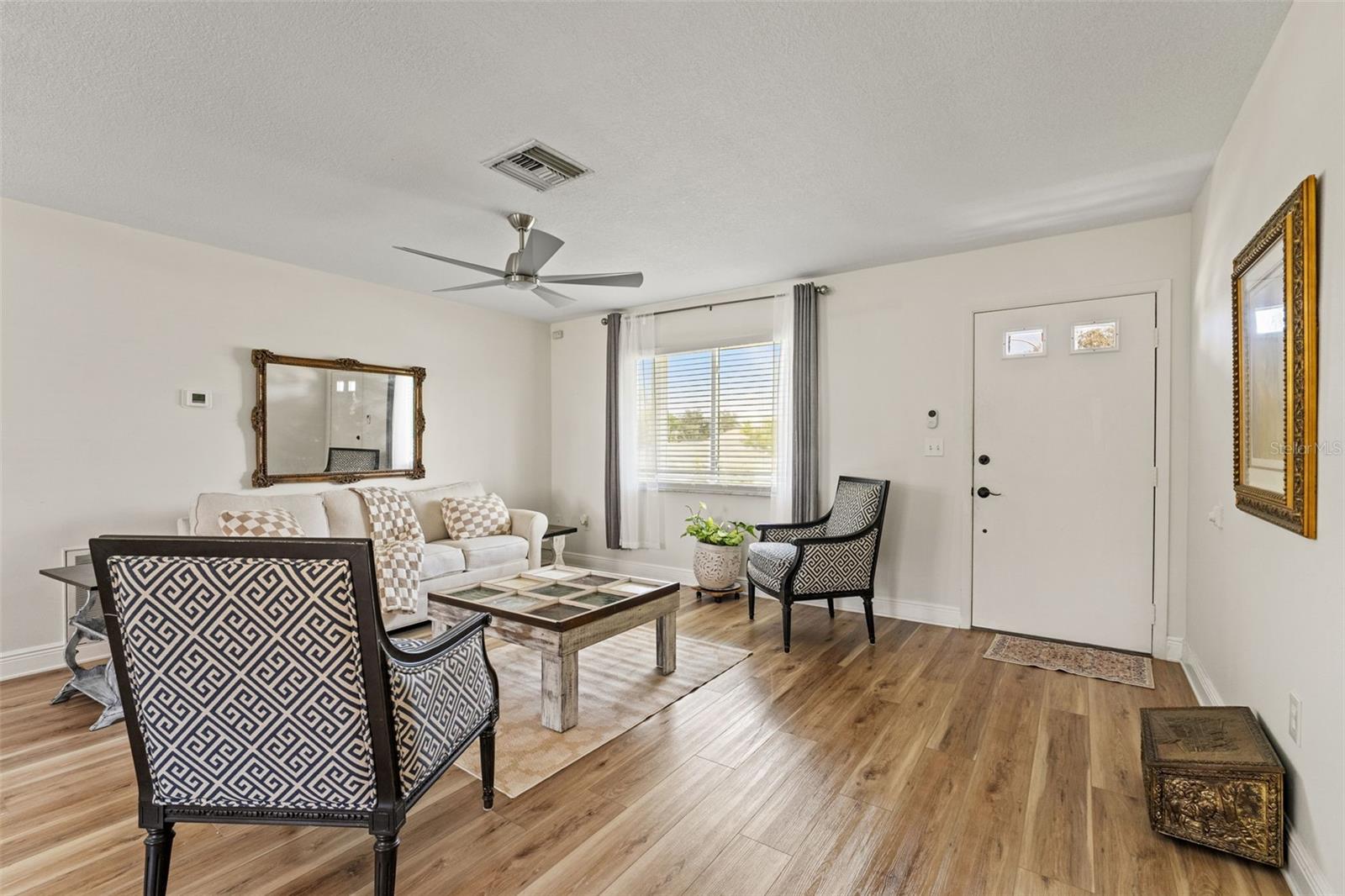 Image 12 of 42 For 11487 Linden Drive