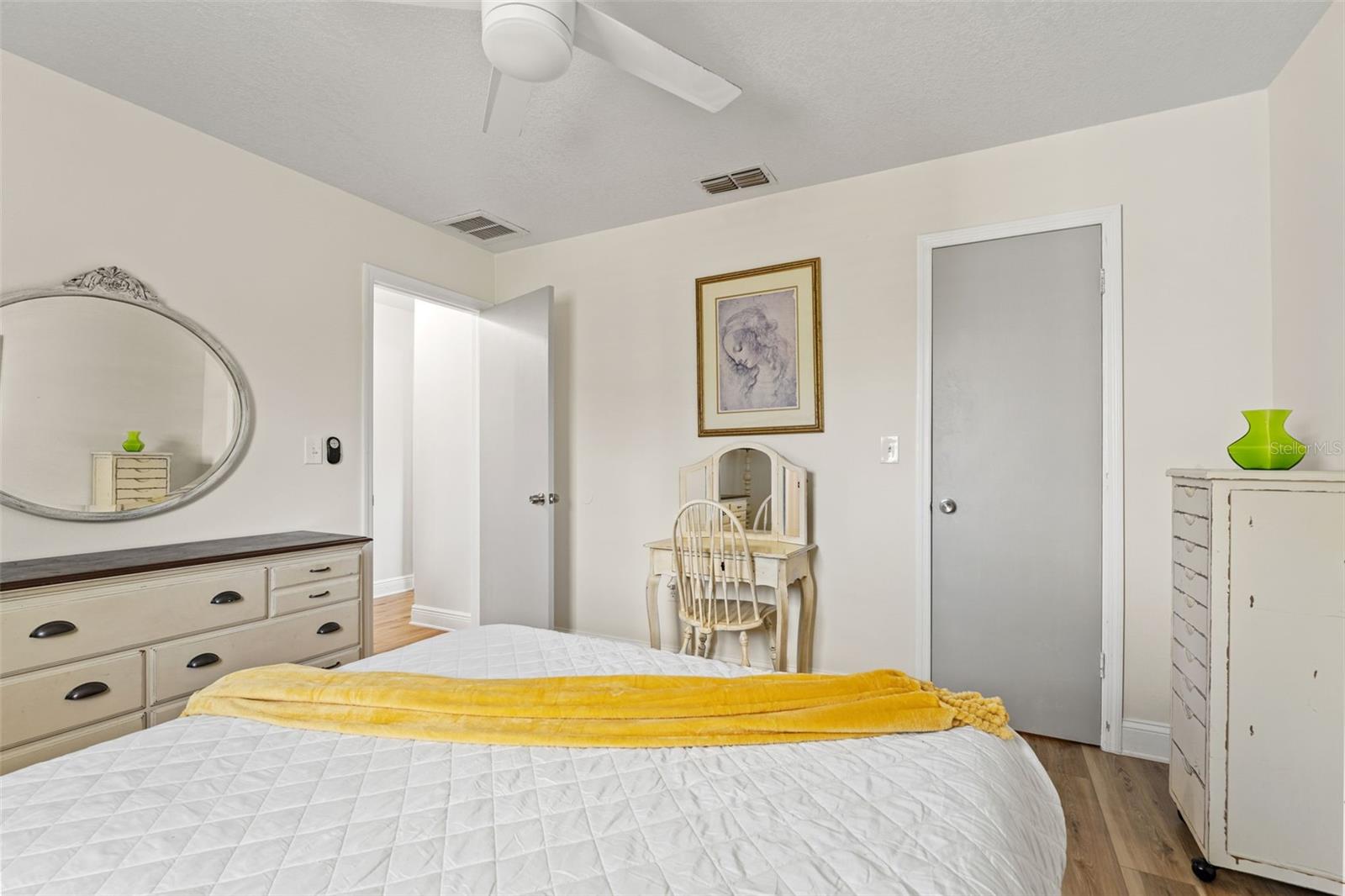 Image 22 of 42 For 11487 Linden Drive