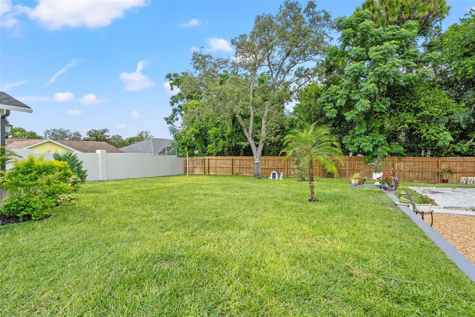 Image 27 of 42 For 11487 Linden Drive