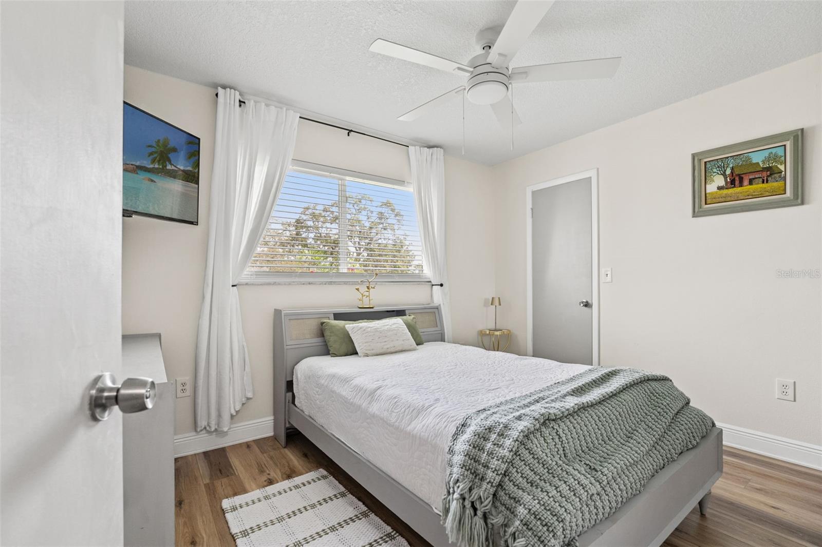 Image 3 of 42 For 11487 Linden Drive