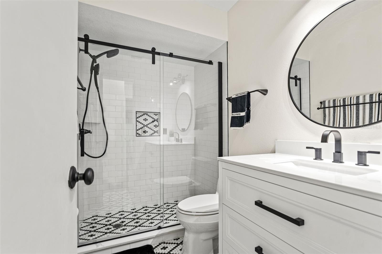 Image 4 of 42 For 11487 Linden Drive