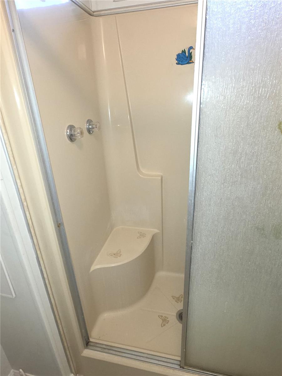 Image 13 of 24 For 15682 Brookridge Boulevard