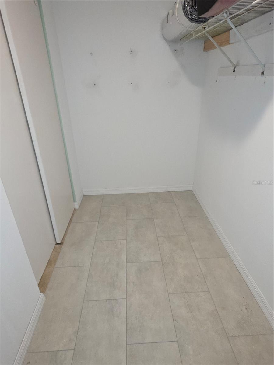 Image 14 of 24 For 15682 Brookridge Boulevard