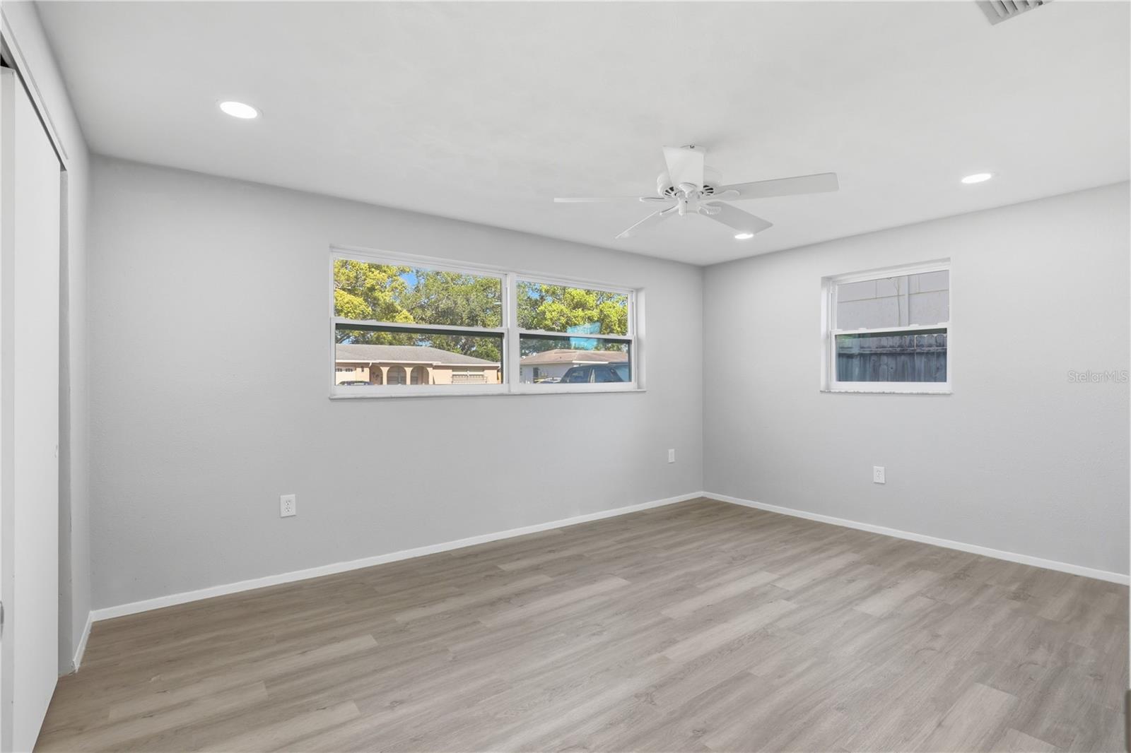 Image 20 of 33 For 3406 Paloma Drive