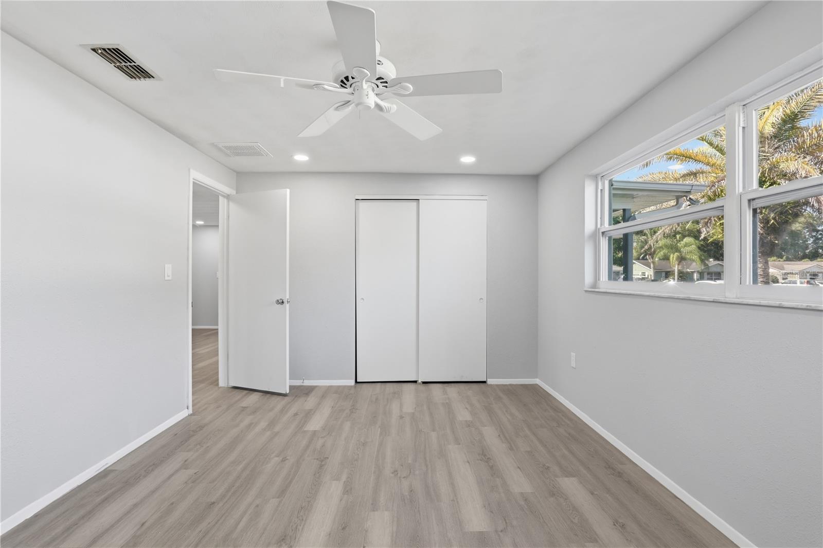 Image 21 of 33 For 3406 Paloma Drive