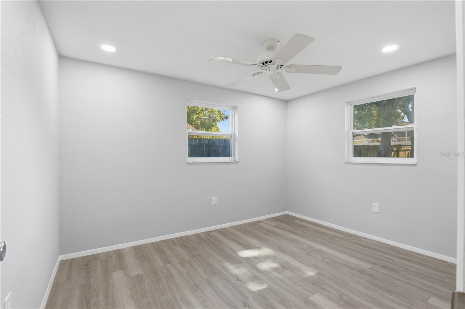 Image 22 of 33 For 3406 Paloma Drive