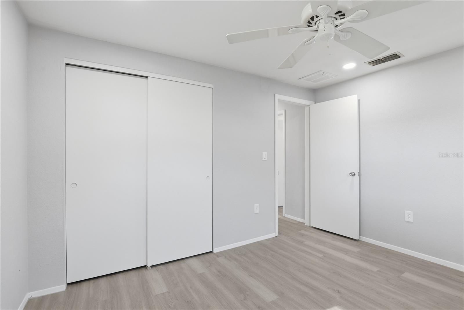 Image 23 of 33 For 3406 Paloma Drive