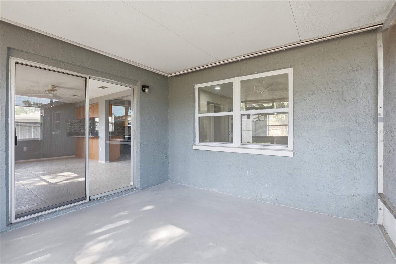 Image 24 of 33 For 3406 Paloma Drive