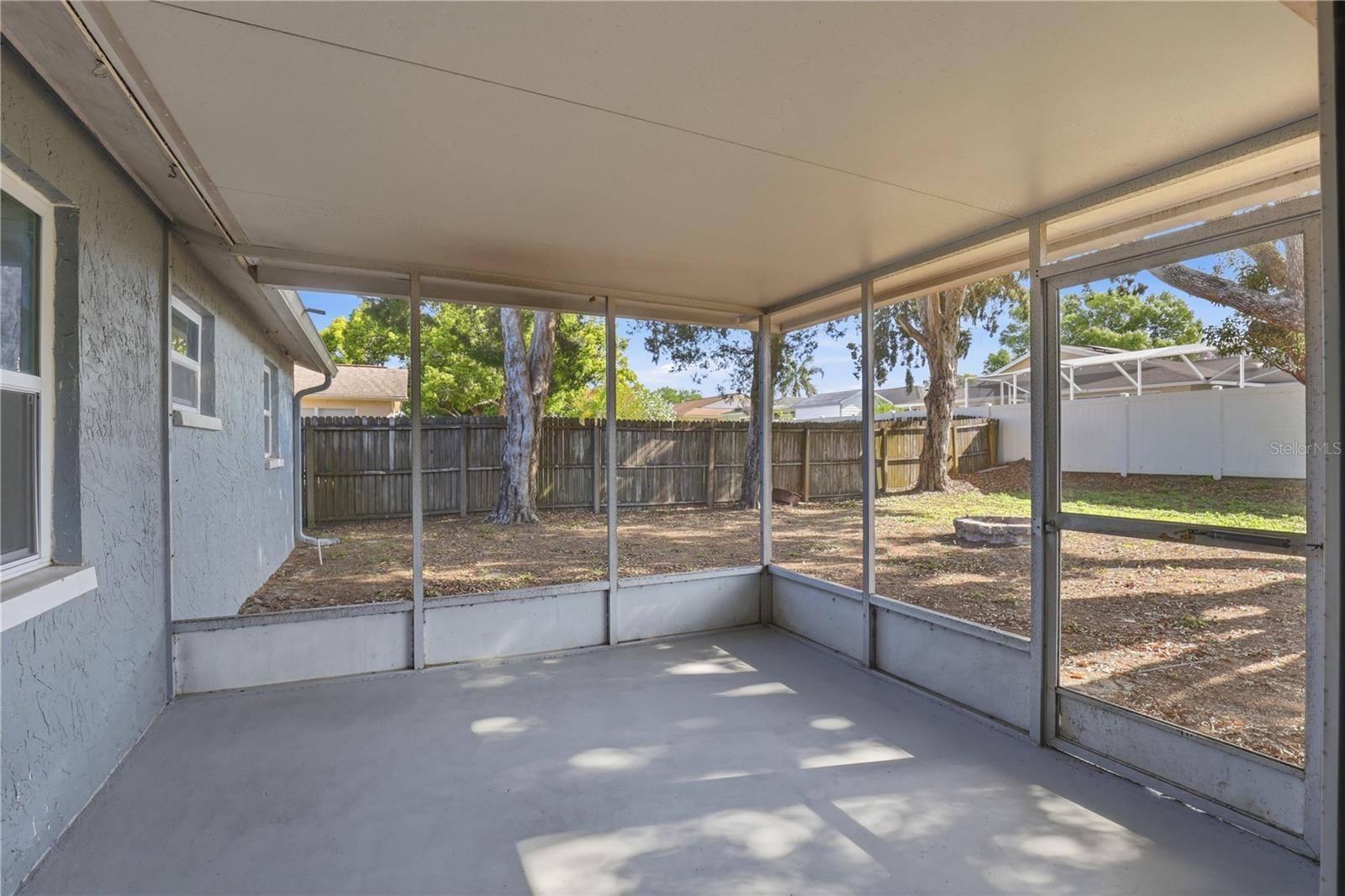 Image 25 of 33 For 3406 Paloma Drive