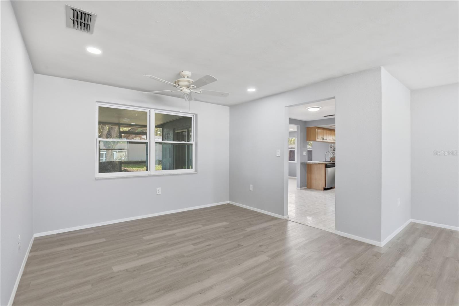 Image 9 of 33 For 3406 Paloma Drive