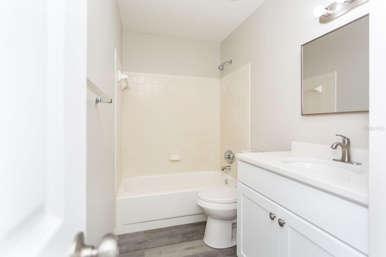 Image 22 of 41 For 513 Fairways Circle B