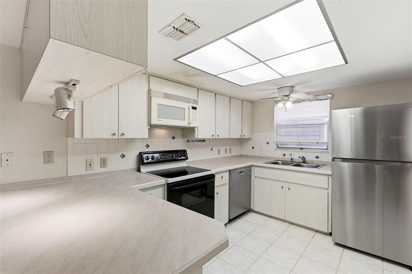 Image 11 of 83 For 4101 Passport Lane 203