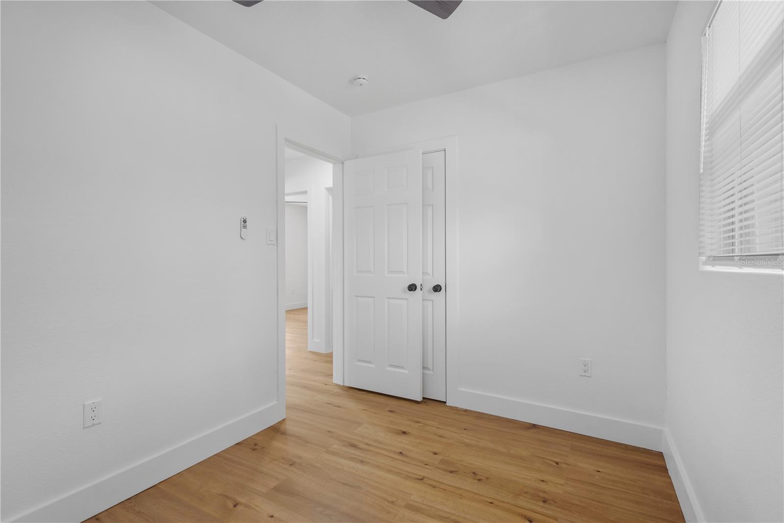 Listing photo id 10 for 3243 6th Avenue S