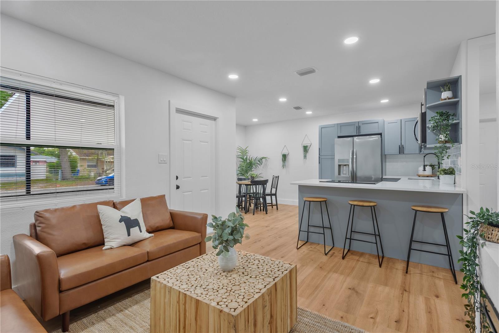 Listing photo id 0 for 3243 6th Avenue S