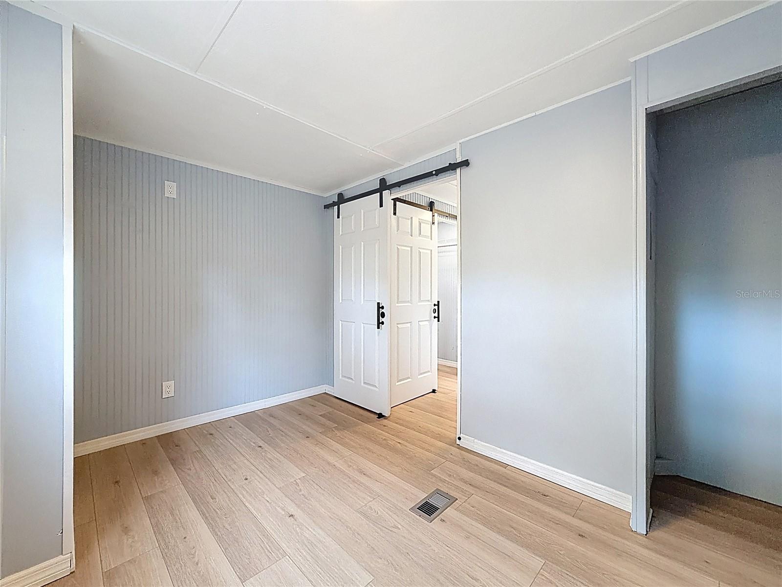 Image 14 of 27 For 9569 Gray Fox Drive