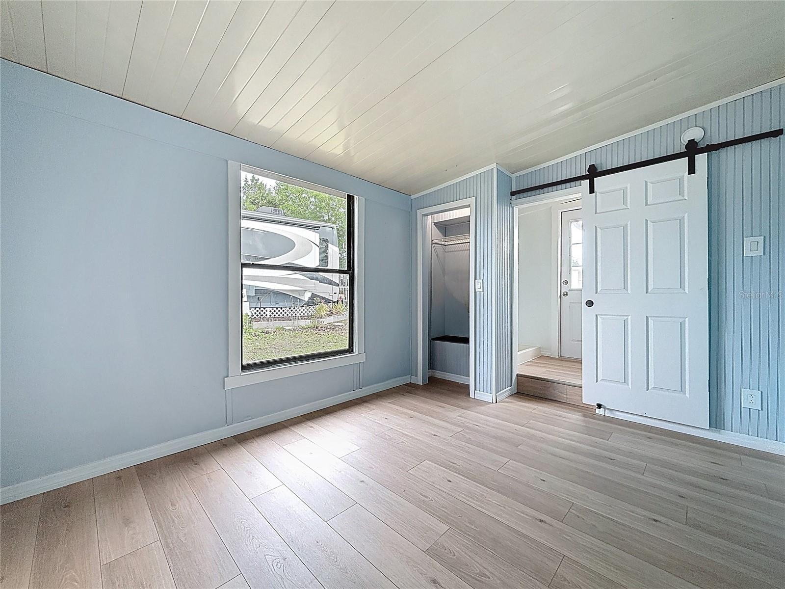 Image 18 of 27 For 9569 Gray Fox Drive