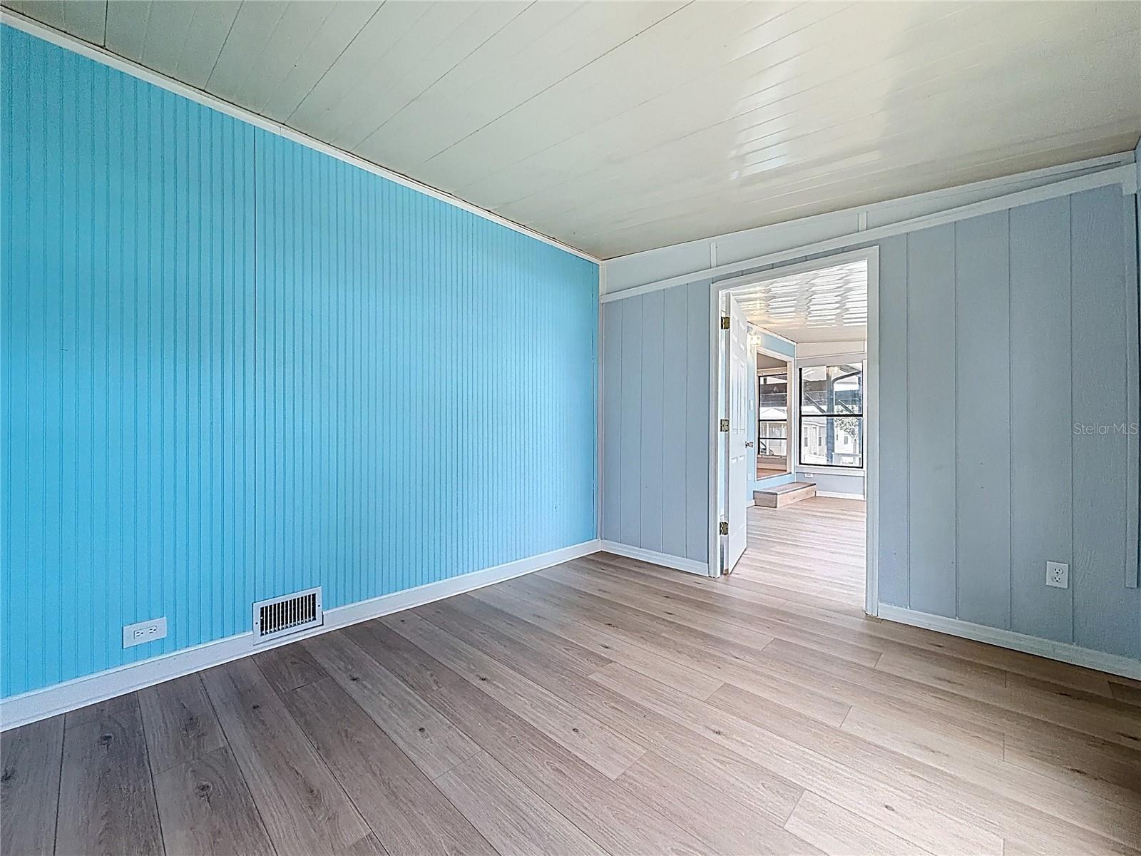 Image 21 of 27 For 9569 Gray Fox Drive