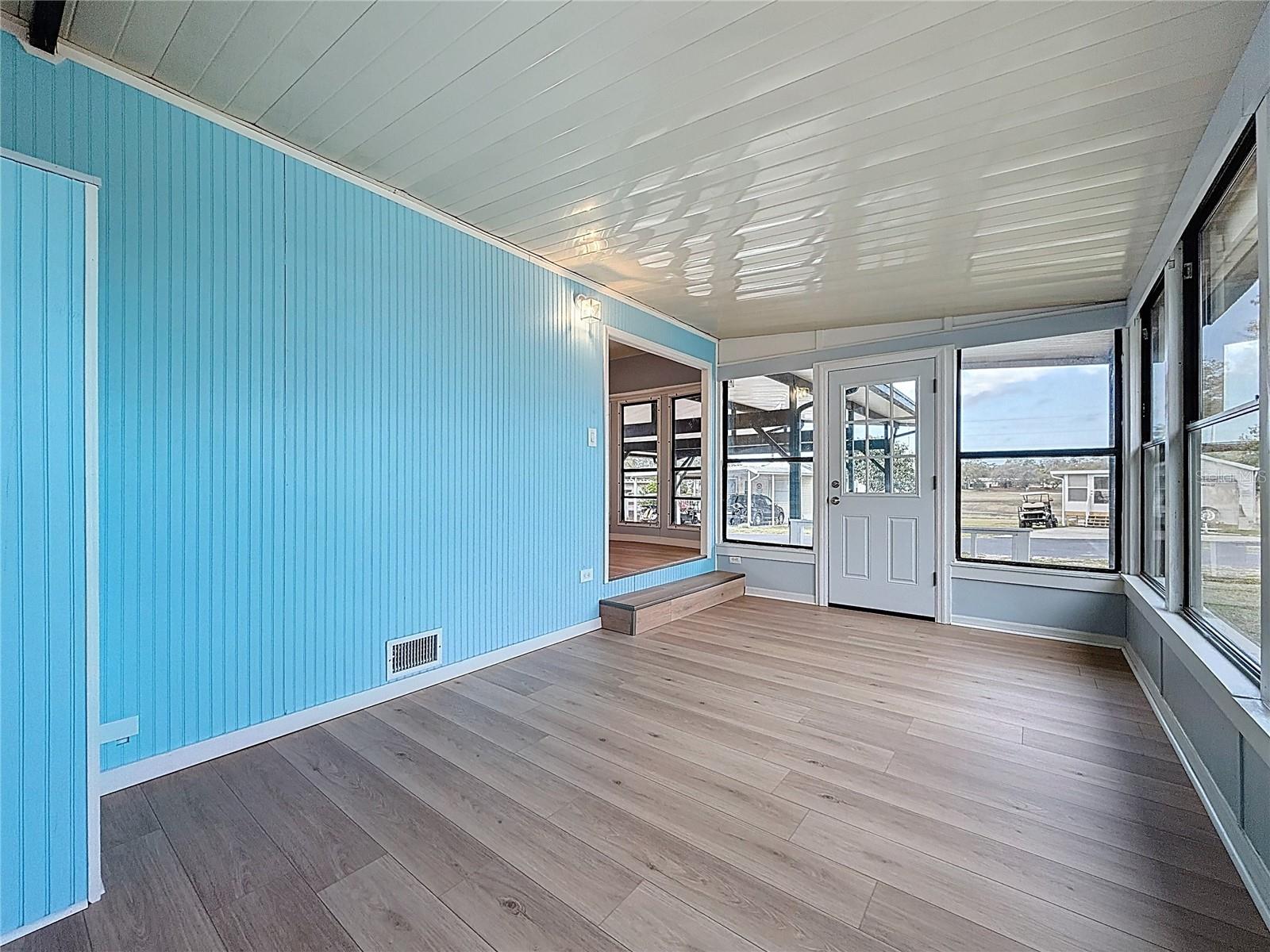 Image 6 of 27 For 9569 Gray Fox Drive