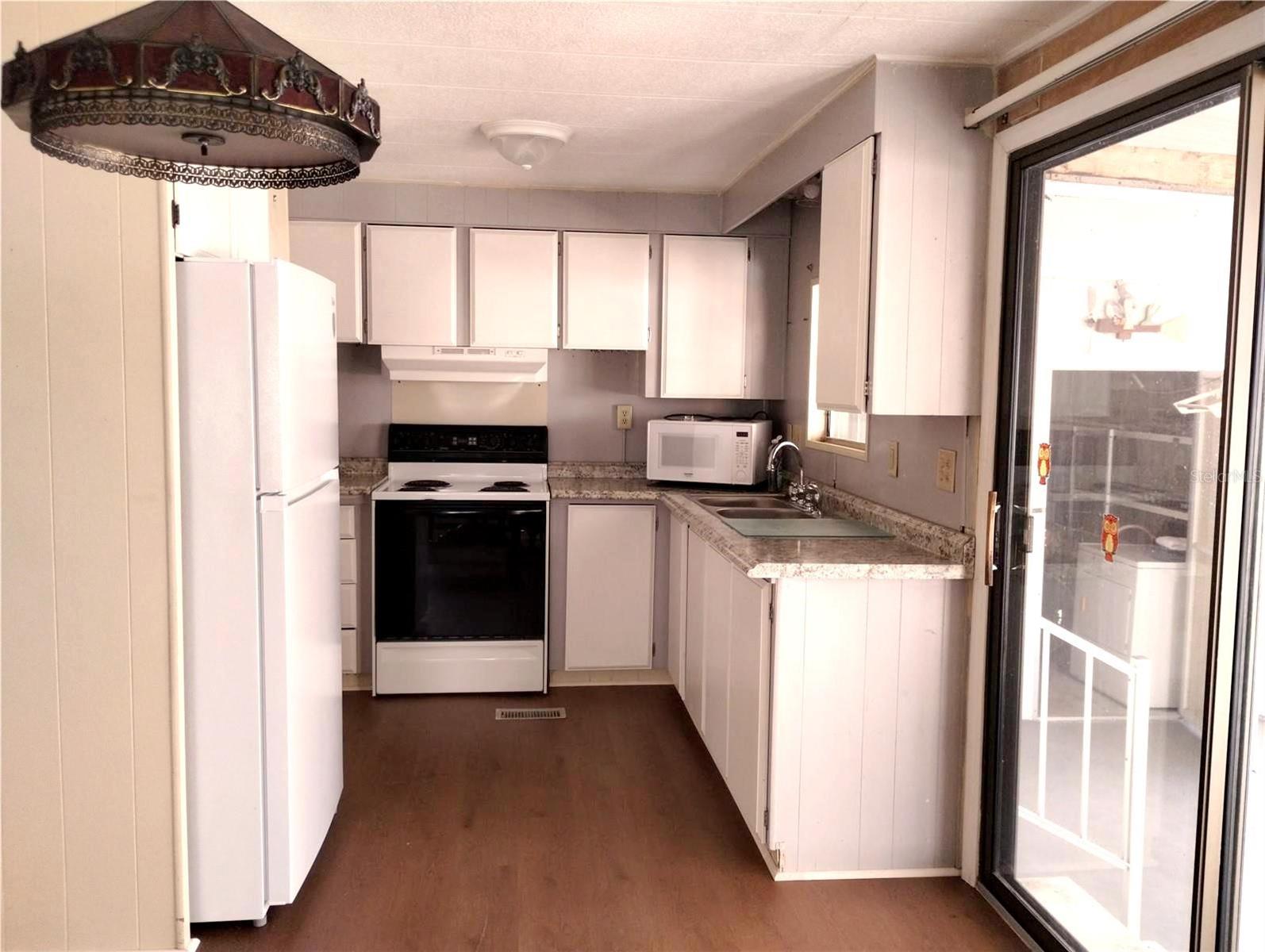 Listing photo id 2 for 7409 Skyline Drive