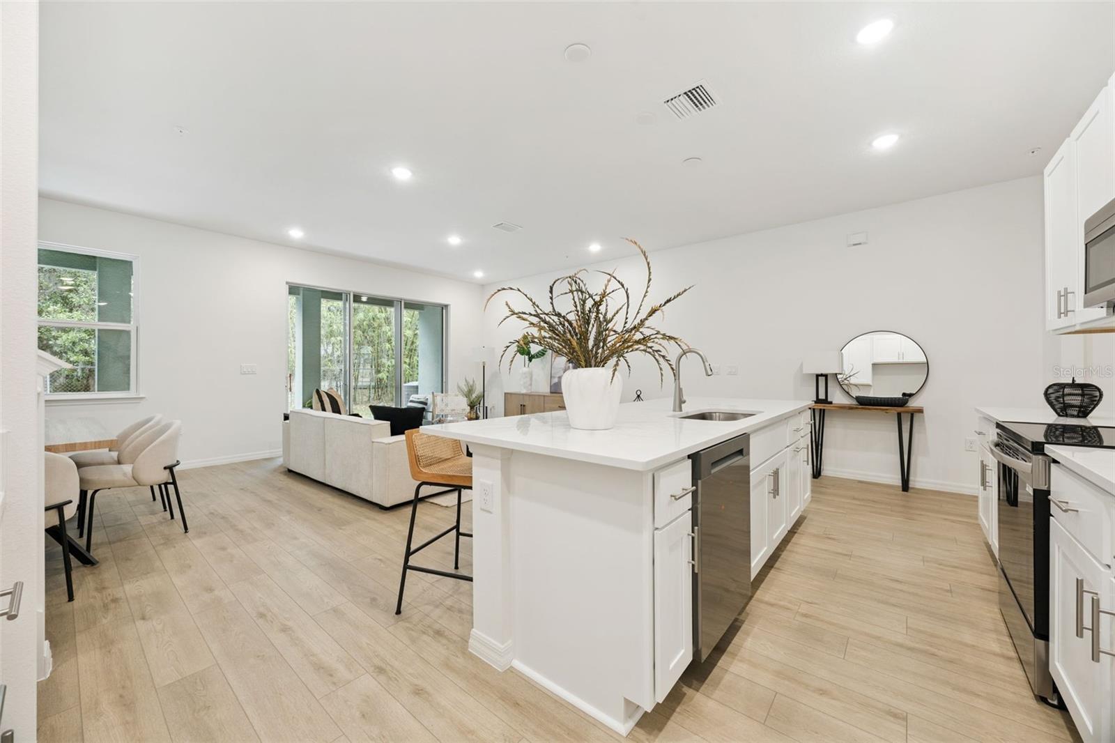 Image 12 of 43 For 5209 Luisa Court