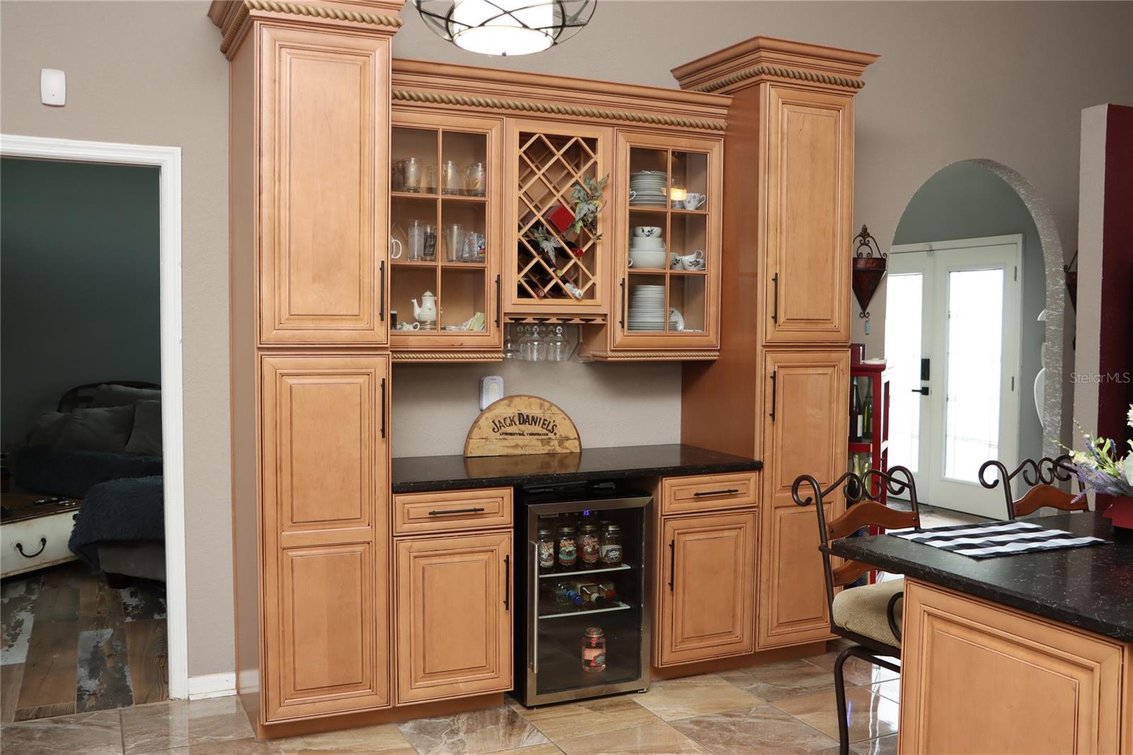 Image 12 of 91 For 1497 Overland Drive