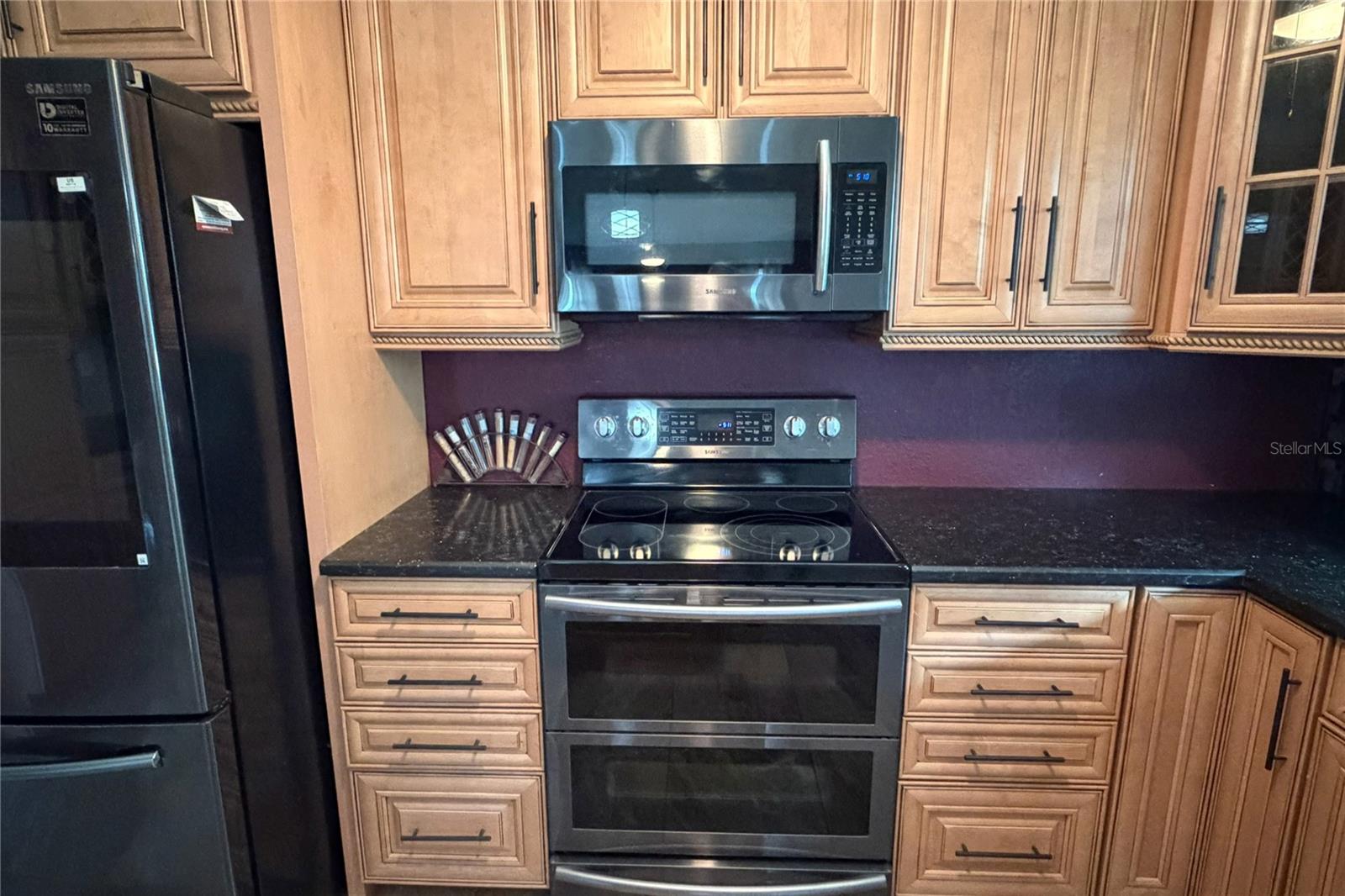 Image 22 of 91 For 1497 Overland Drive