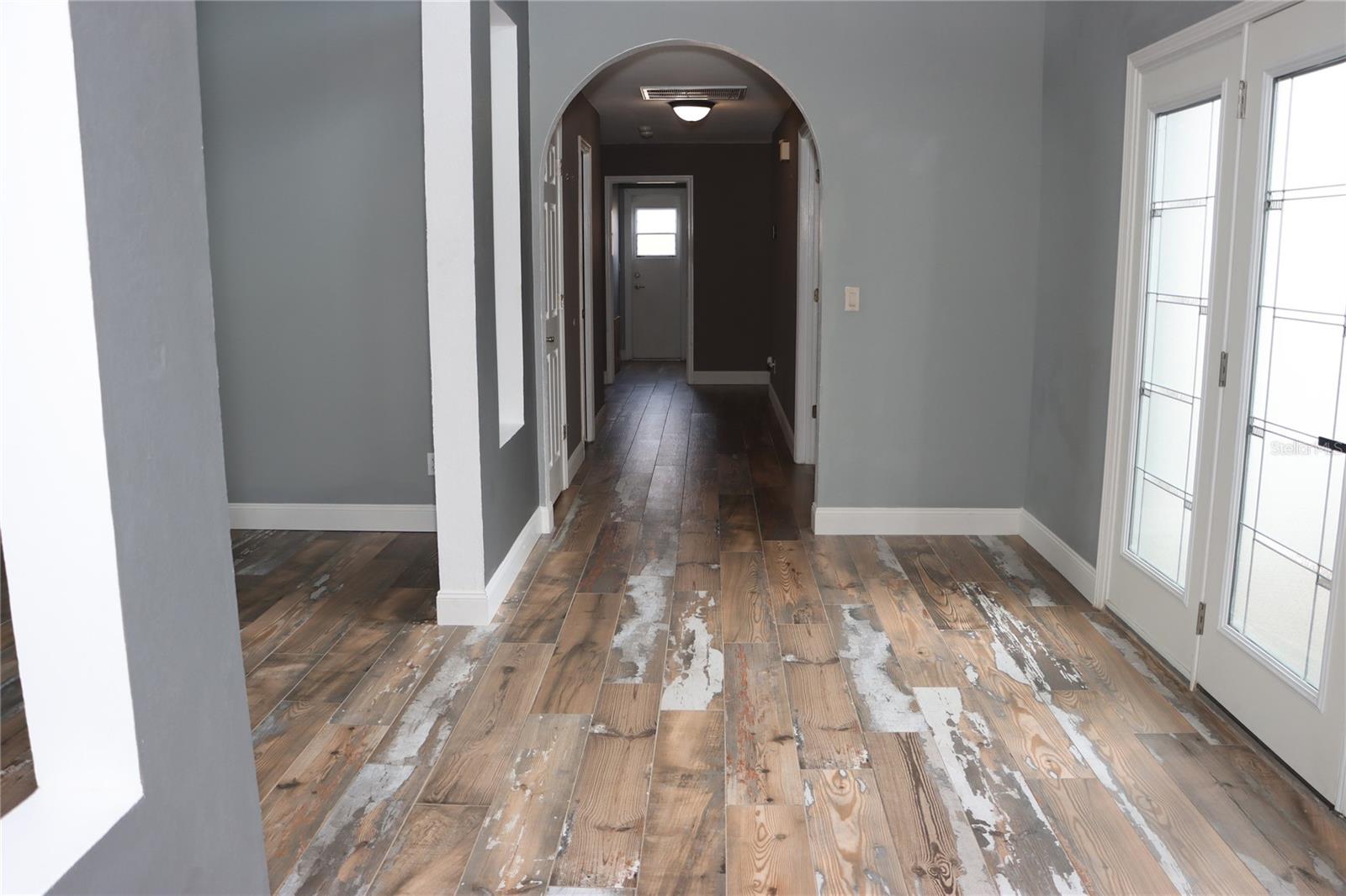 Image 35 of 91 For 1497 Overland Drive