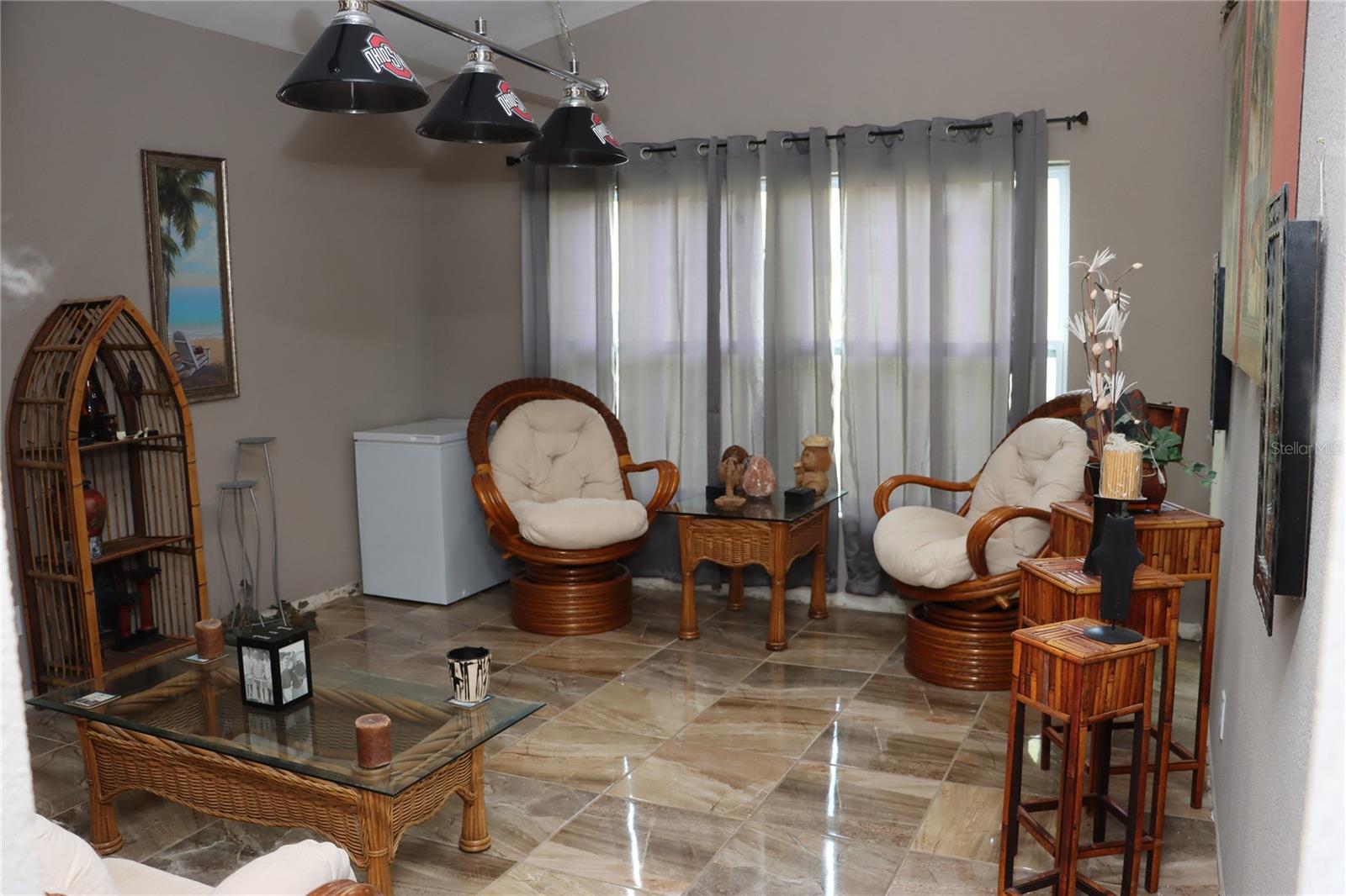 Image 36 of 91 For 1497 Overland Drive