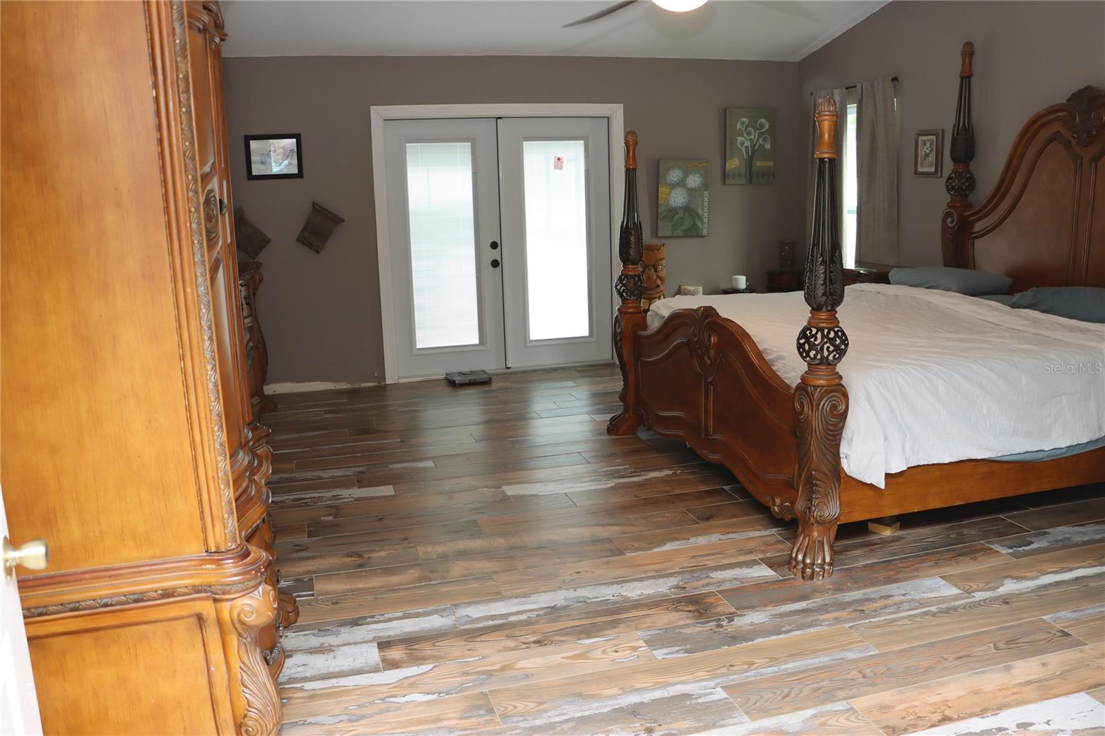 Image 42 of 91 For 1497 Overland Drive