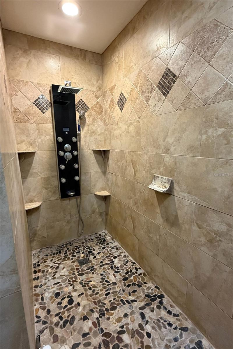 Image 55 of 91 For 1497 Overland Drive