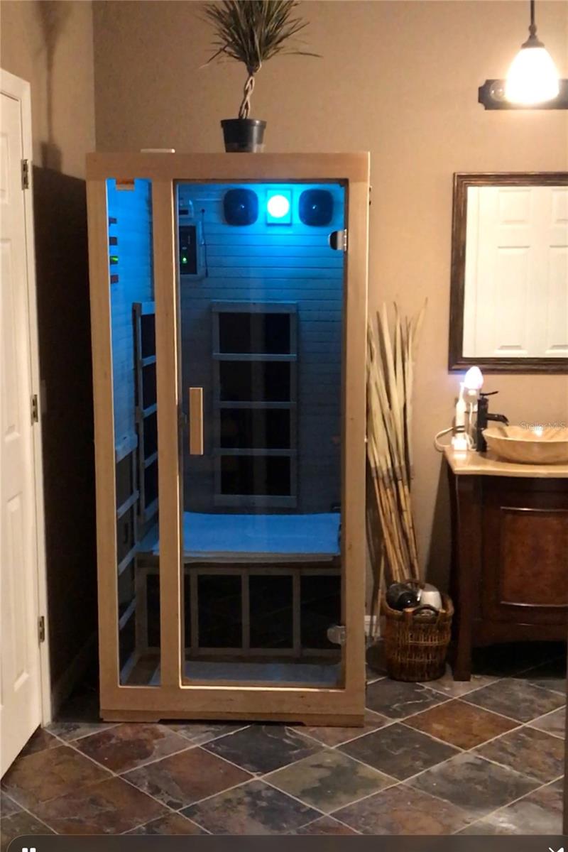 Image 57 of 91 For 1497 Overland Drive