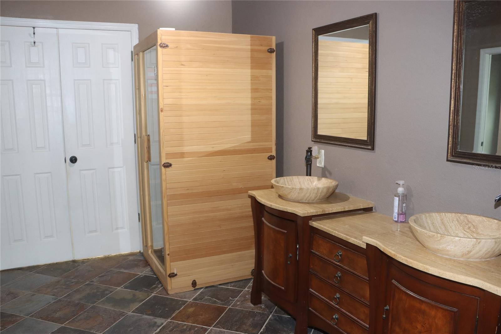 Image 59 of 91 For 1497 Overland Drive