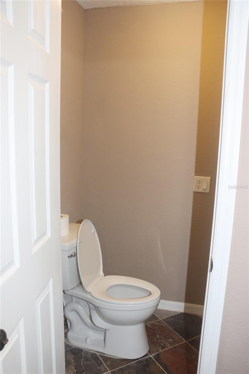 Image 60 of 91 For 1497 Overland Drive