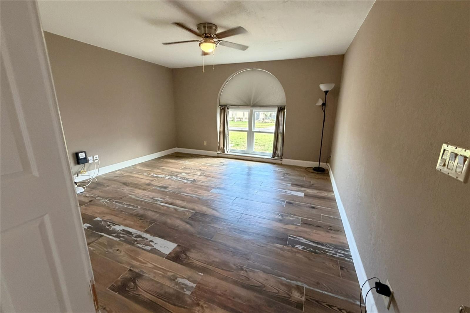 Image 64 of 91 For 1497 Overland Drive