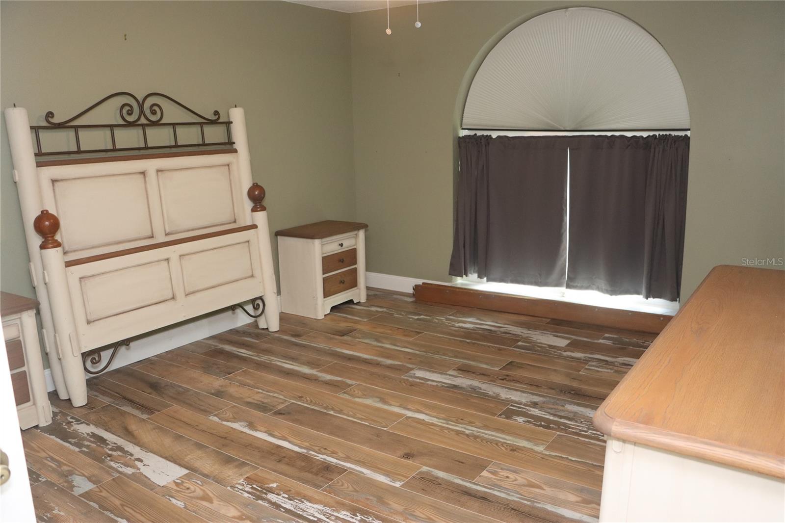 Image 71 of 91 For 1497 Overland Drive