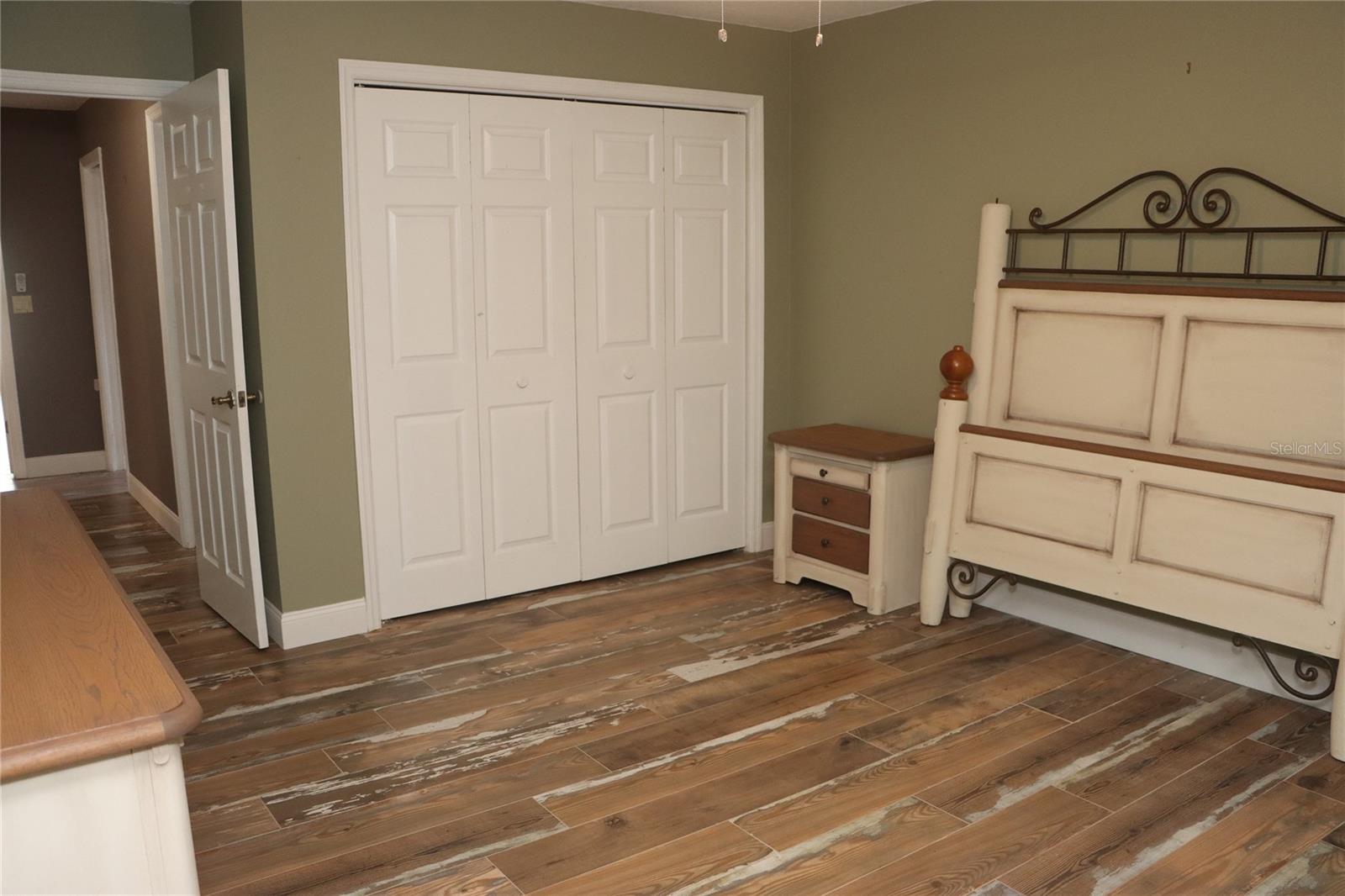 Image 72 of 91 For 1497 Overland Drive