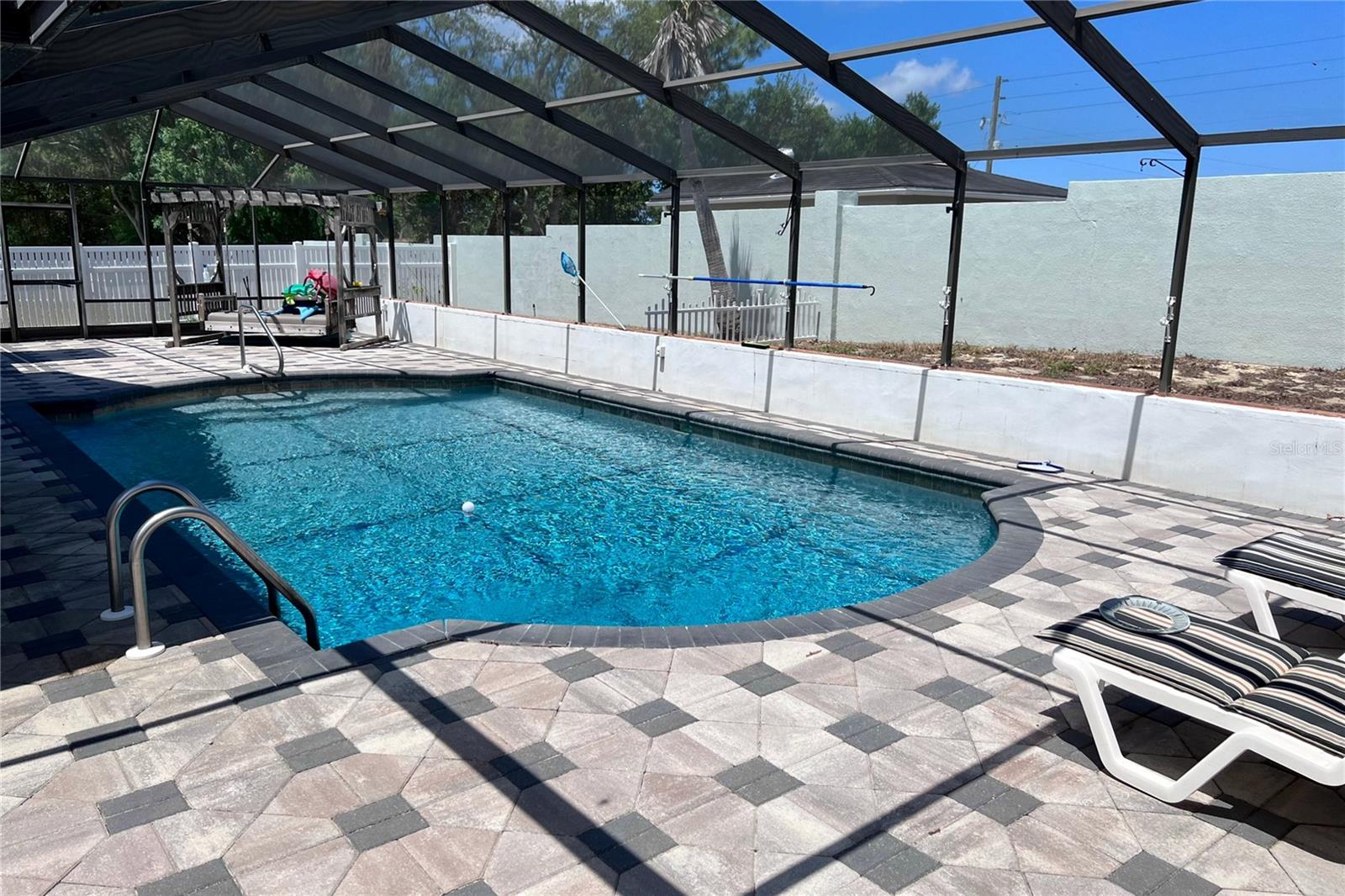 Image 78 of 91 For 1497 Overland Drive