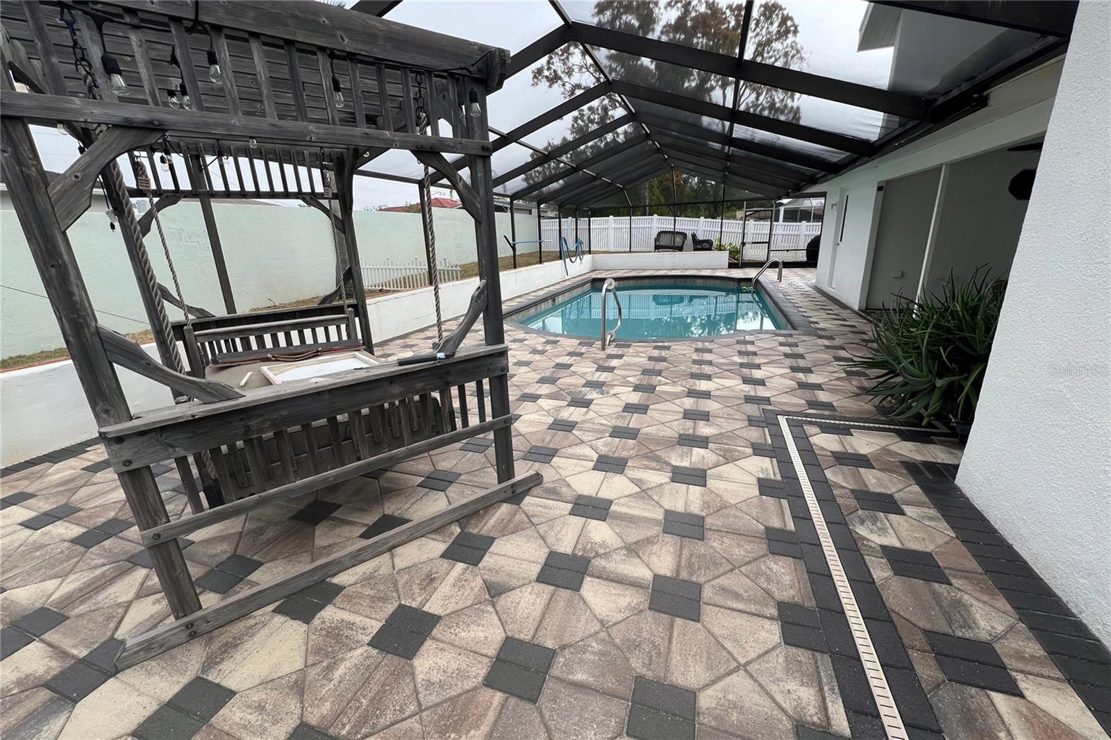 Image 79 of 91 For 1497 Overland Drive