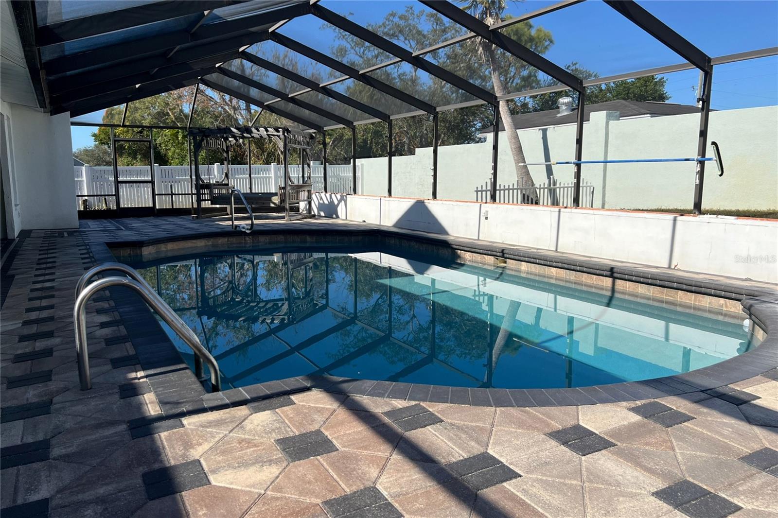 Image 80 of 91 For 1497 Overland Drive