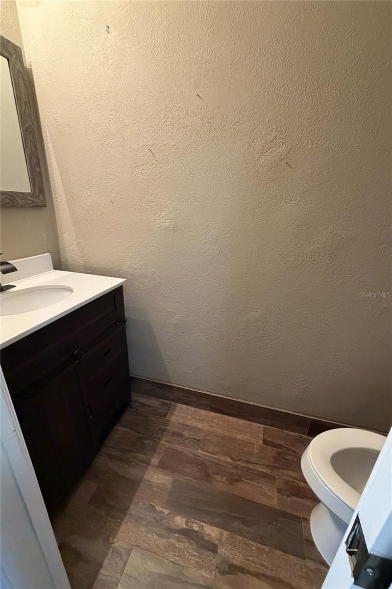 Image 87 of 91 For 1497 Overland Drive