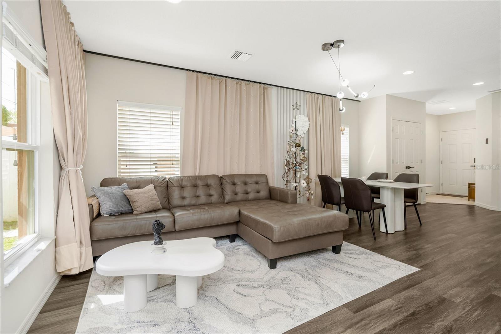 Image 17 of 37 For 1819 Sommarie Way