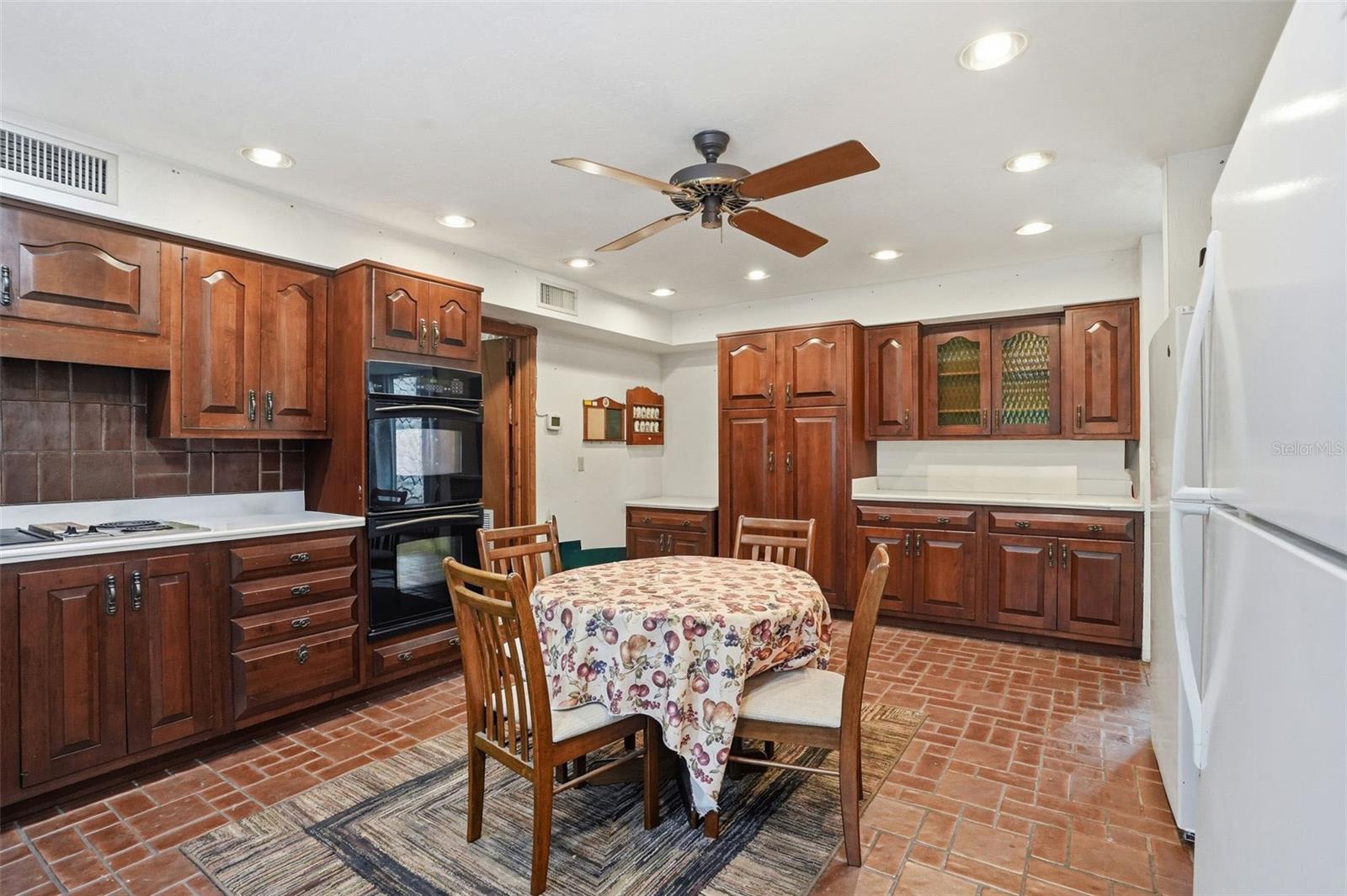 Image 34 of 100 For 16650 53rd Lane