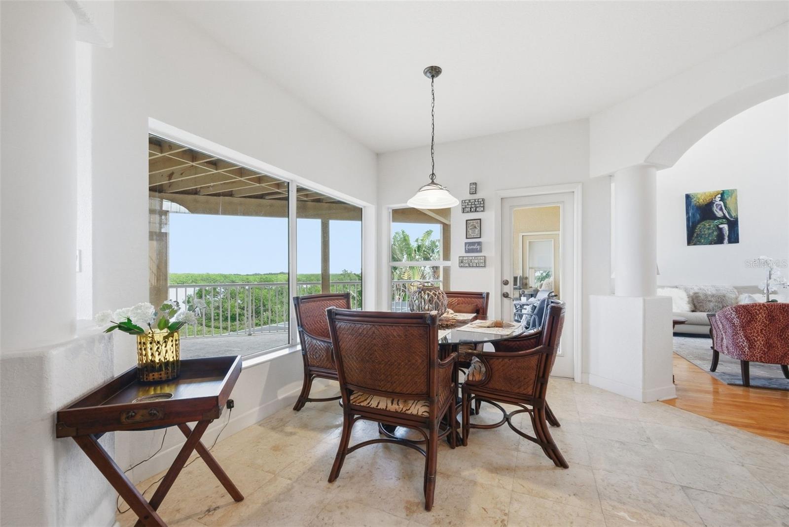 Listing photo id 12 for 2017 Harbour Watch Circle